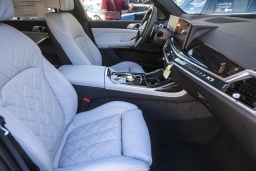 BMW X7 xDrive40i Sports Activity Vehicle 2026