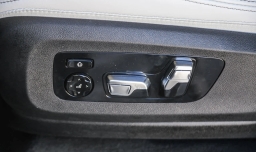 BMW X7 xDrive40i Sports Activity Vehicle 2026