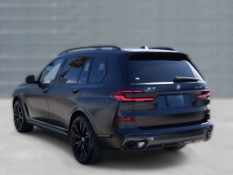 BMW X7 xDrive40i Sports Activity Vehicle 2026