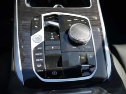 BMW X7 xDrive40i Sports Activity Vehicle 2026