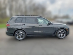 BMW X7 xDrive40i Sports Activity Vehicle 2026