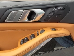 BMW X7 xDrive40i Sports Activity Vehicle 2026