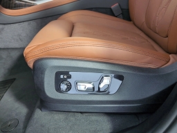 BMW X7 xDrive40i Sports Activity Vehicle 2026