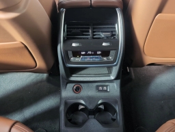 BMW X7 xDrive40i Sports Activity Vehicle 2026