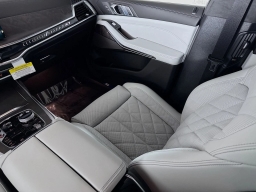 BMW X7 xDrive40i Sports Activity Vehicle 2026