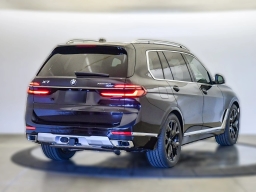 BMW X7 xDrive40i Sports Activity Vehicle 2026
