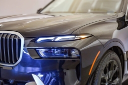 BMW X7 xDrive40i Sports Activity Vehicle 2026