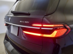 BMW X7 xDrive40i Sports Activity Vehicle 2026