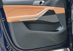 BMW X7 xDrive40i Sports Activity Vehicle 2026