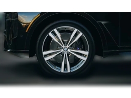 BMW X7 xDrive40i Sports Activity Vehicle 2026