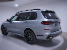 BMW X7 xDrive40i Sports Activity Vehicle 2026