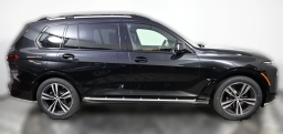 BMW X7 xDrive40i Sports Activity Vehicle 2026