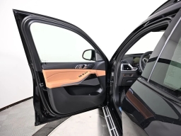 BMW X7 xDrive40i Sports Activity Vehicle 2026