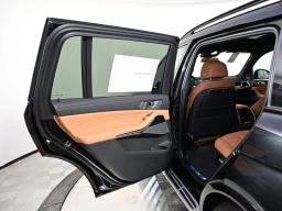 BMW X7 xDrive40i Sports Activity Vehicle 2026