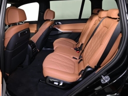 BMW X7 xDrive40i Sports Activity Vehicle 2026