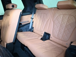 BMW X7 xDrive40i Sports Activity Vehicle 2026