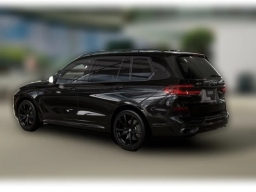 BMW X7 xDrive40i Sports Activity Vehicle 2026