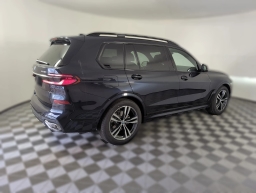 BMW X7 xDrive40i Sports Activity Vehicle 2026