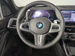 BMW X7 xDrive40i Sports Activity Vehicle 2026