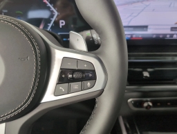 BMW X7 xDrive40i Sports Activity Vehicle 2026