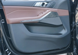 BMW X7 xDrive40i Sports Activity Vehicle 2026