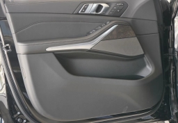 BMW X7 xDrive40i Sports Activity Vehicle 2026