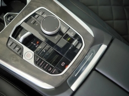 BMW X7 xDrive40i Sports Activity Vehicle 2026