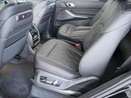 BMW X7 xDrive40i Sports Activity Vehicle 2026