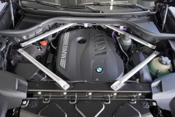 BMW X7 xDrive40i Sports Activity Vehicle 2026