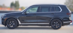 BMW X7 xDrive40i Sports Activity Vehicle 2026