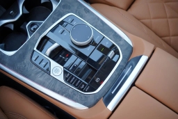 BMW X7 xDrive40i Sports Activity Vehicle 2026