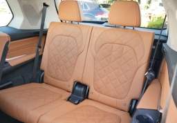 BMW X7 xDrive40i Sports Activity Vehicle 2026