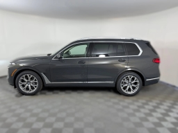 BMW X7 xDrive40i Sports Activity Vehicle 2026