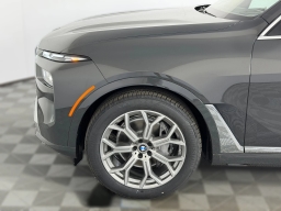 BMW X7 xDrive40i Sports Activity Vehicle 2026