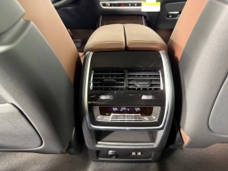 BMW X7 xDrive40i Sports Activity Vehicle 2026