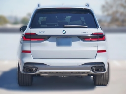 BMW X7 xDrive40i Sports Activity Vehicle 2026