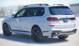 BMW X7 xDrive40i Sports Activity Vehicle 2026