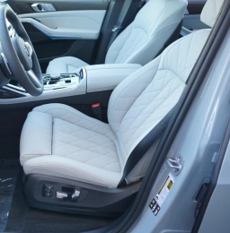 BMW X7 xDrive40i Sports Activity Vehicle 2026