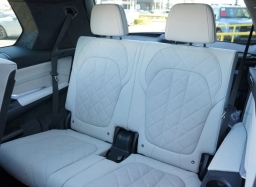 BMW X7 xDrive40i Sports Activity Vehicle 2026