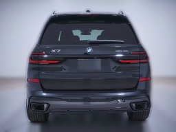 BMW X7 xDrive40i Sports Activity Vehicle 2026