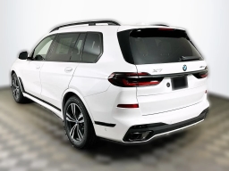 BMW X7 xDrive40i Sports Activity Vehicle 2026