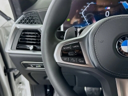 BMW X7 xDrive40i Sports Activity Vehicle 2026