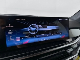 BMW X7 xDrive40i Sports Activity Vehicle 2026