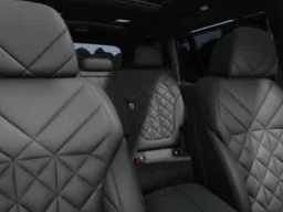 BMW X7 xDrive40i Sports Activity Vehicle 2026