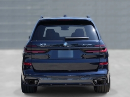 BMW X7 xDrive40i Sports Activity Vehicle 2026