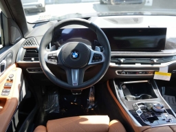 BMW X7 xDrive40i Sports Activity Vehicle 2026
