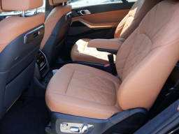 BMW X7 xDrive40i Sports Activity Vehicle 2026