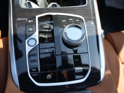 BMW X7 xDrive40i Sports Activity Vehicle 2026