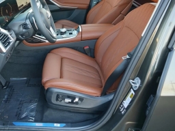 BMW X7 xDrive40i Sports Activity Vehicle 2026