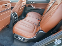 BMW X7 xDrive40i Sports Activity Vehicle 2026